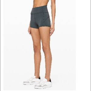 Lululemon In movement highrise short 2.5” Everlux